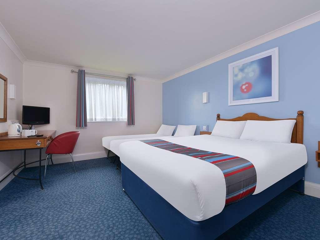 Travelodge Birmingham Кингсвинфорд Номер фото