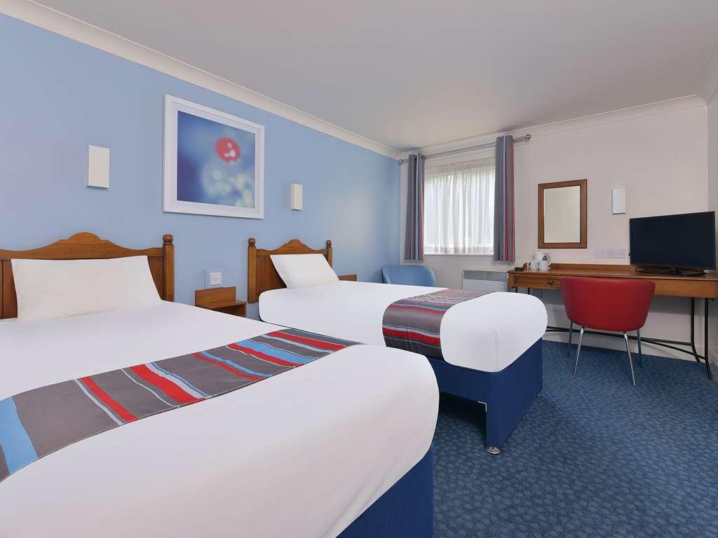 Travelodge Birmingham Кингсвинфорд Номер фото