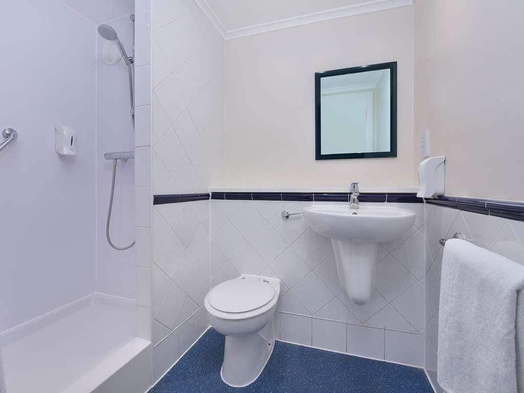 Travelodge Birmingham Кингсвинфорд Номер фото