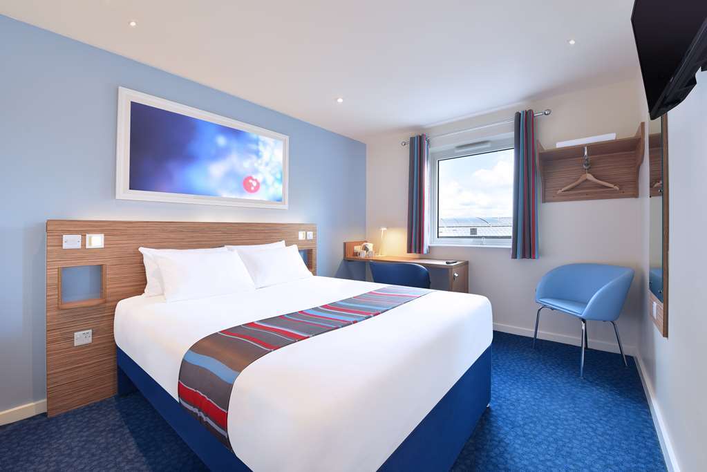 Travelodge Birmingham Кингсвинфорд Номер фото